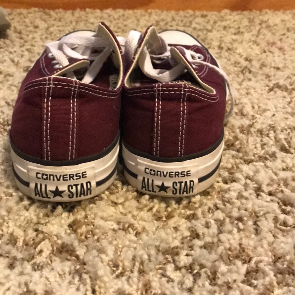 Maroon converse - Picture 3 of 5